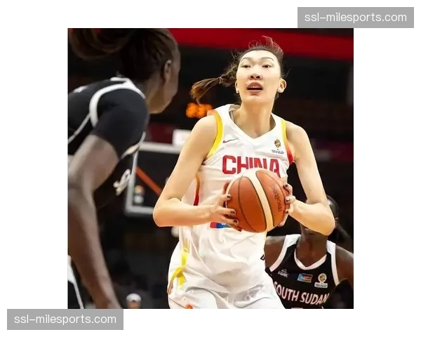 前WNBA球员涉嫌投资欺诈案开庭,多名现役球员作为证人出席 前WNBA球员涉嫌投资欺诈案开庭,多名现役球员作为证人出席