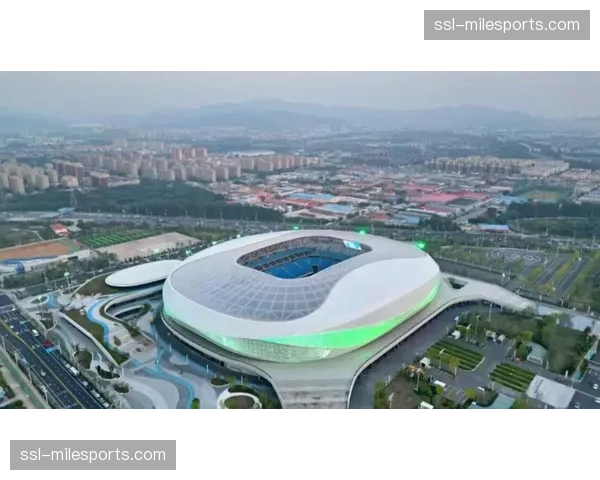 新球场建设创造就业机会，带动当地建筑行业发展